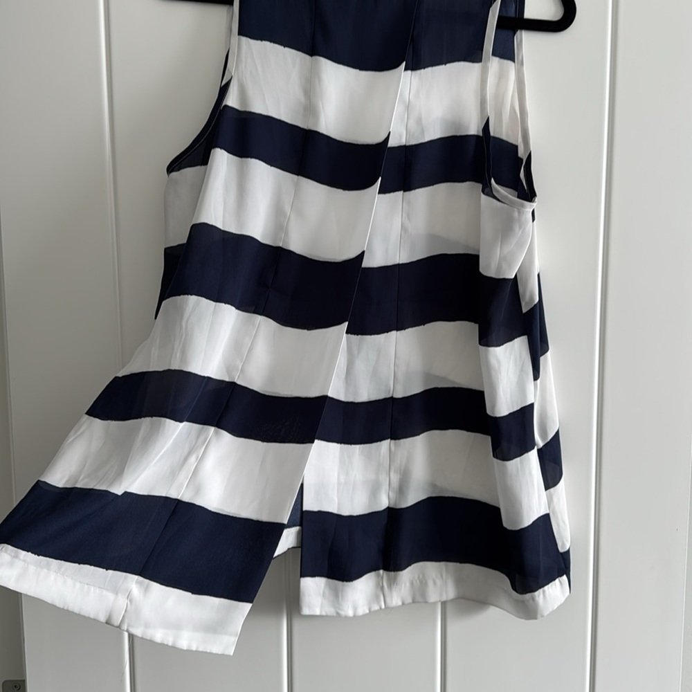Striped Tank with open back - Picture 3 of 3